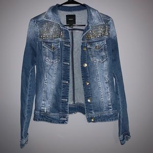 Jean jacket bedazzled